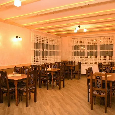 гостинний двір євгенія Zajazd Mizhhirya (Transcarpathia)