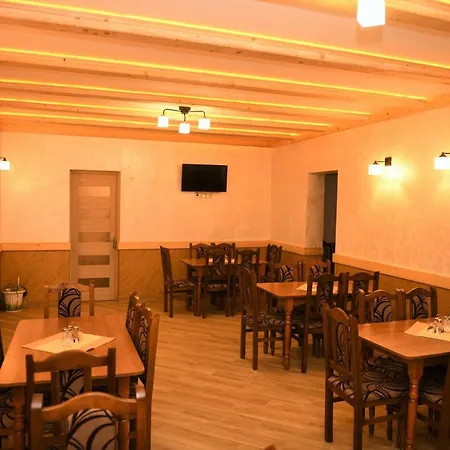 гостинний двір євгенія Zajazd Mizhhirya (Transcarpathia)